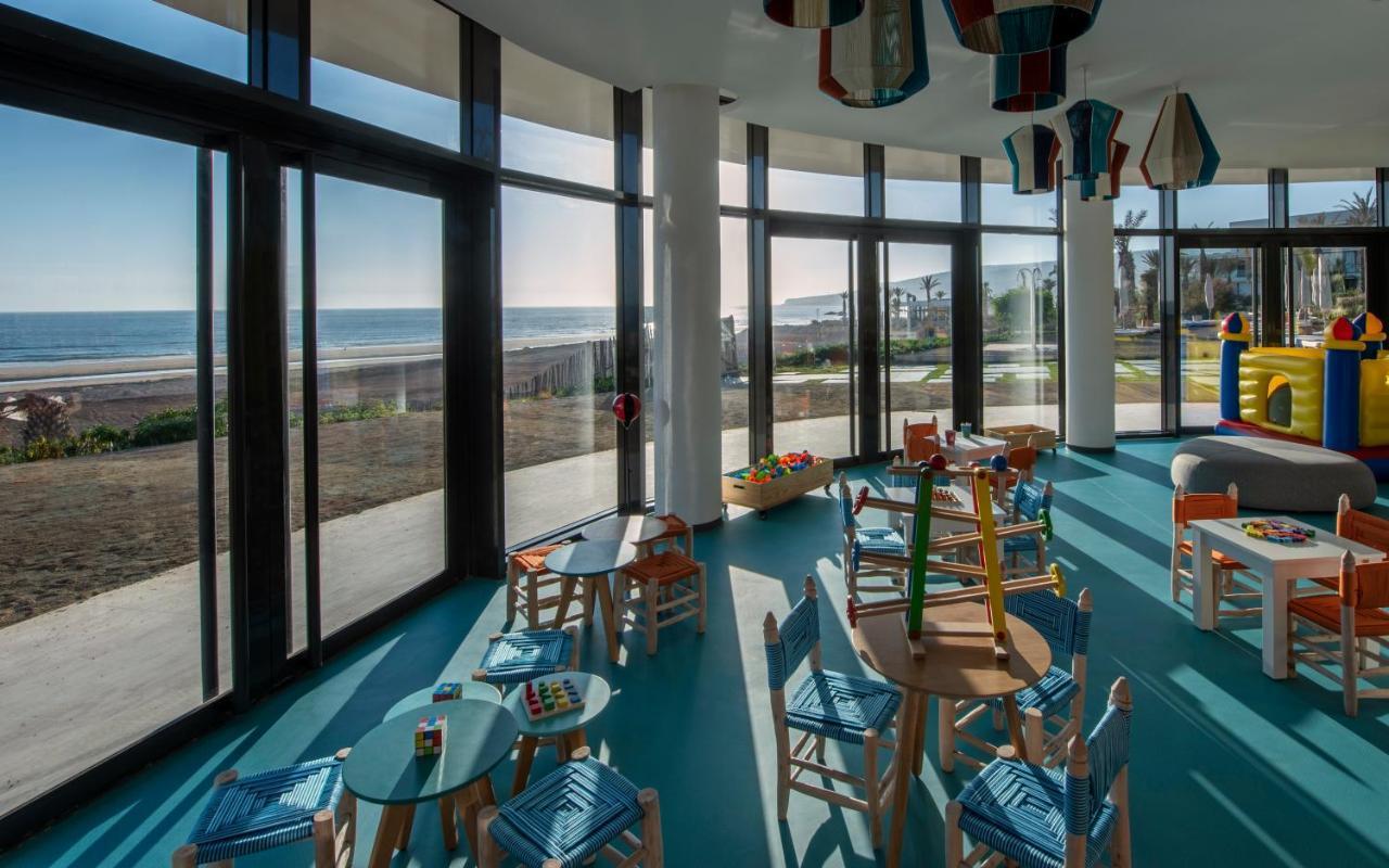 حياة بالاس تغازوت باي المظهر الخارجي الصورة The interior of the restaurant