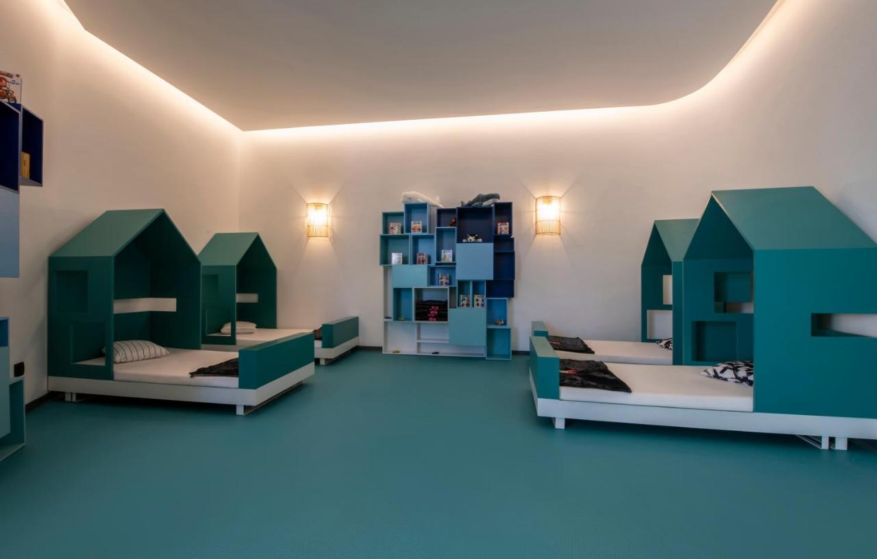 حياة بالاس تغازوت باي المظهر الخارجي الصورة The children's ward at the new hospital