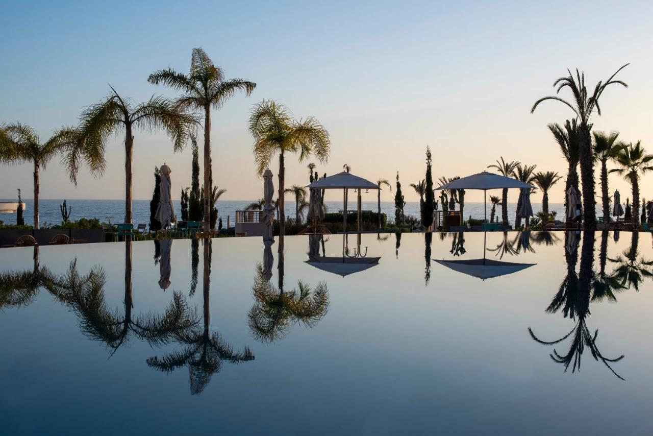 حياة بالاس تغازوت باي المظهر الخارجي الصورة The pool at the Four Seasons Hotel